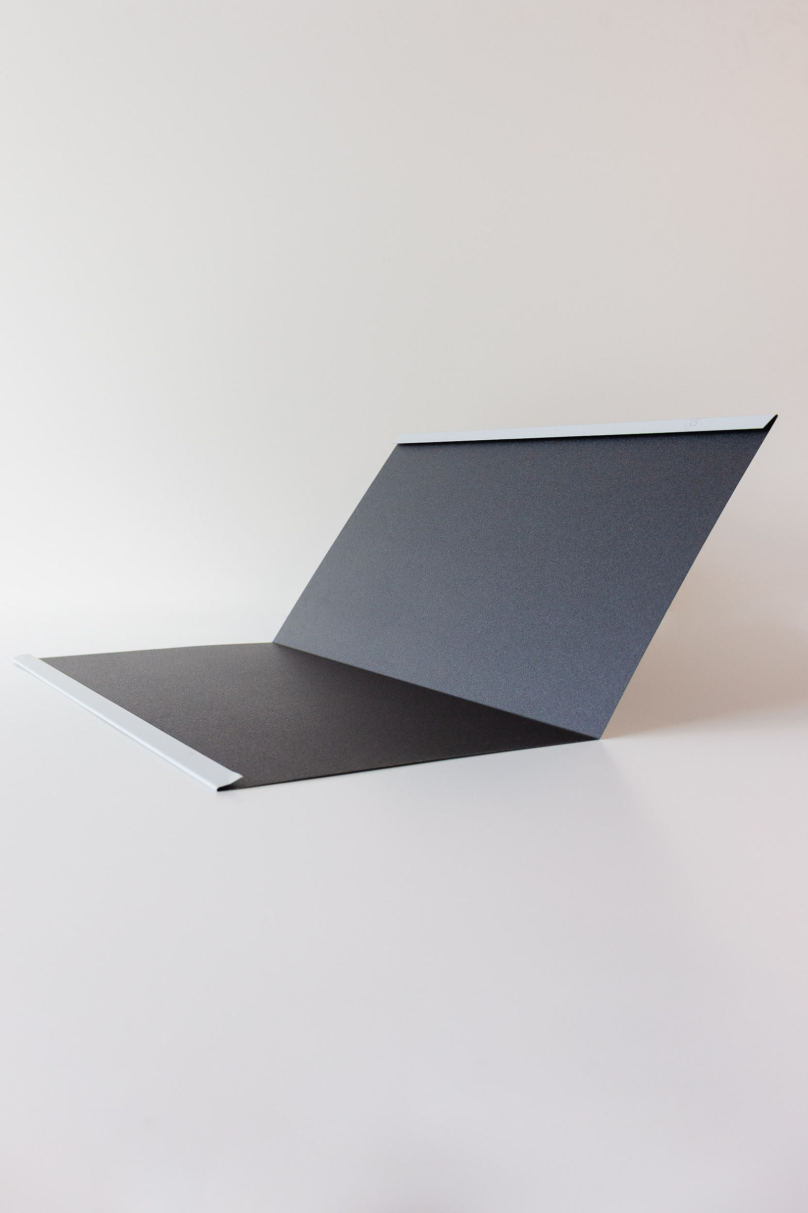 V-Valley steel trim profile